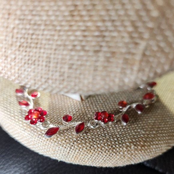 NWT Gorgeous Red Rhinestone Crystal Floral Necklace Earrings Set - Picture 2 of 3